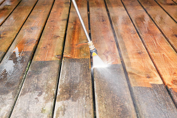 Best Deck Cleaning Services  in Largo, FL